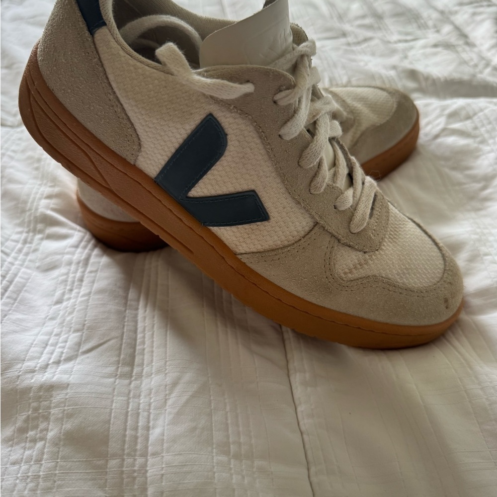 VEJA Leather & Suede Sneakers Women’s 7